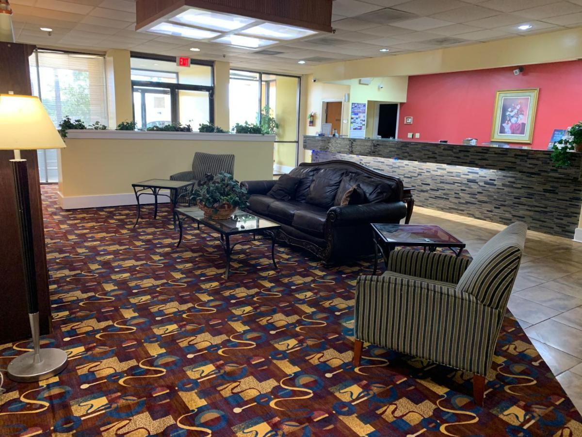 Americas Best Value Inn Forest Exterior foto