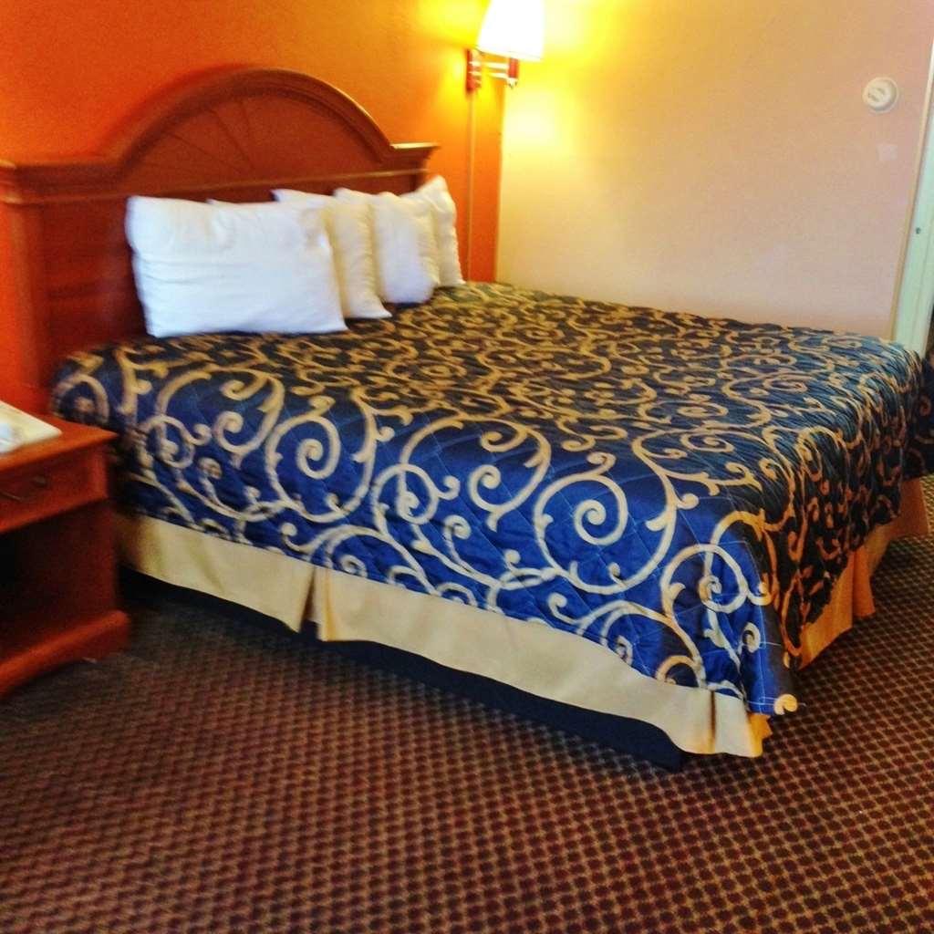 Americas Best Value Inn Forest Habitación foto
